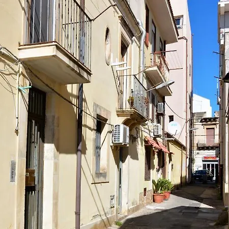 Teseo - In Ortigia Fuori Dalla Ztl - Appartamento Syracuse